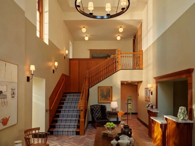 The Abner Hotel