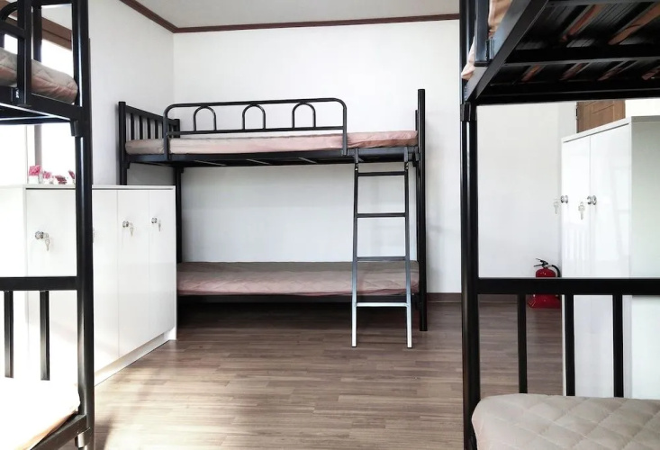 Guesthouse Enoch - Hostel