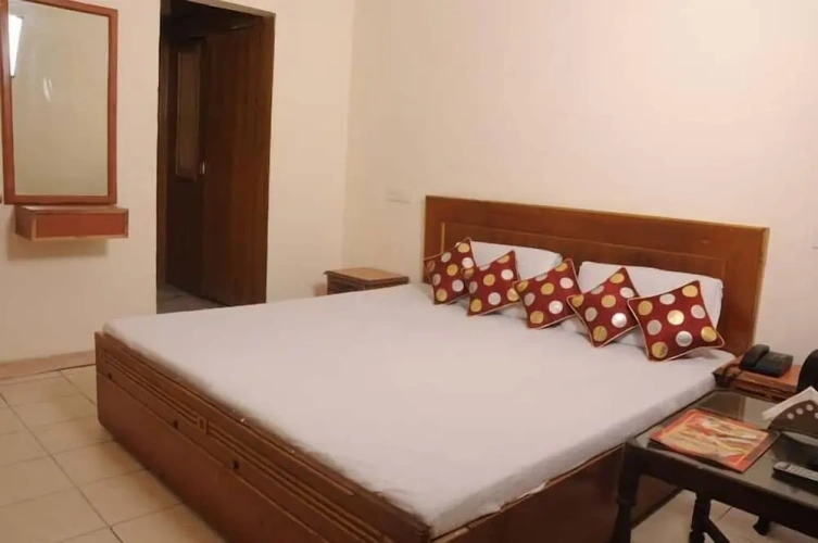 Deluxe Double room with city view