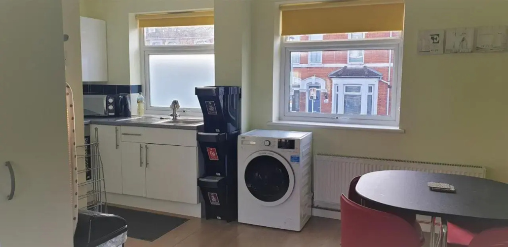 Swindon Old Town Duplex - EnterCloud9SA