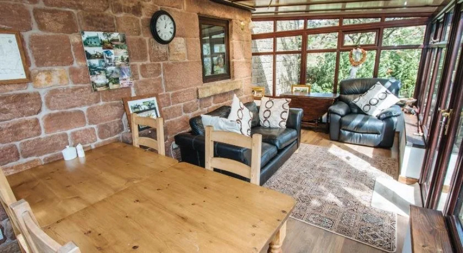 Hen Cloud Cottage