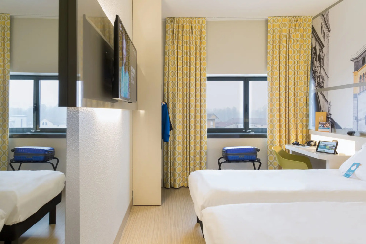 B&B Hotel Roma Fiumicino Aeroporto Fiera 1 2