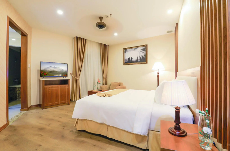 Ladalat Hotel