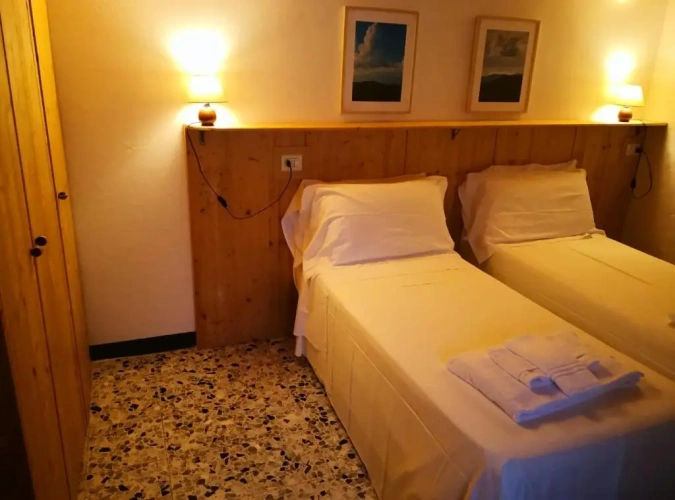 2 Bedrooms Cottage