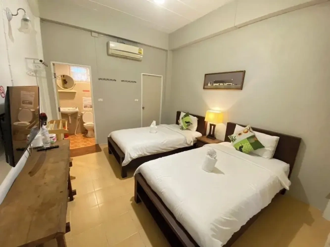 Standard Twin room with balcony