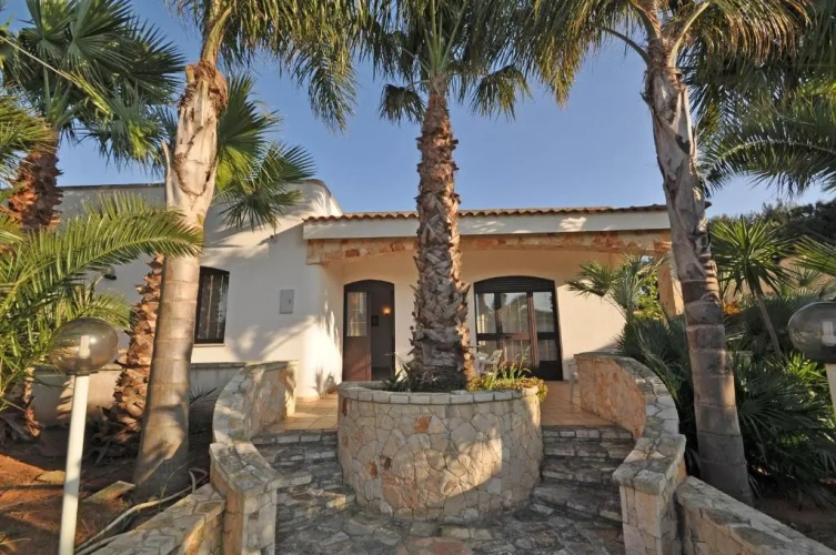 2 Bedrooms Villa