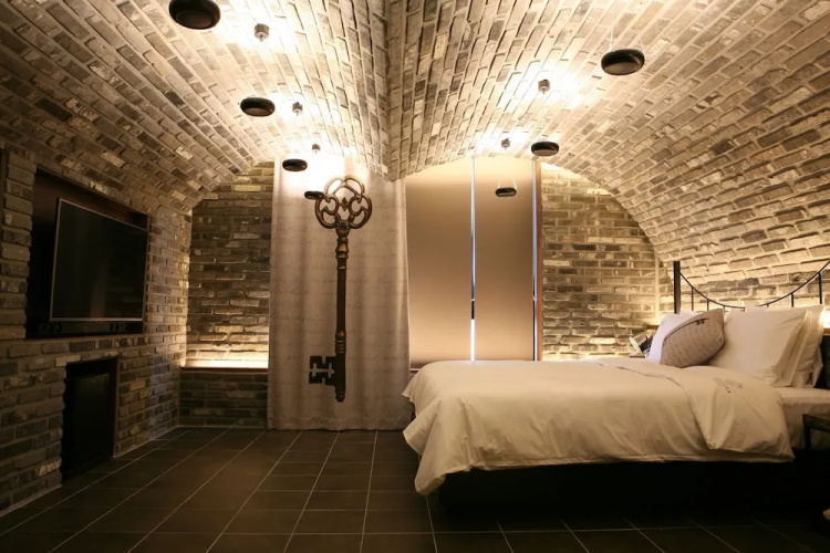 Pandora Hotel