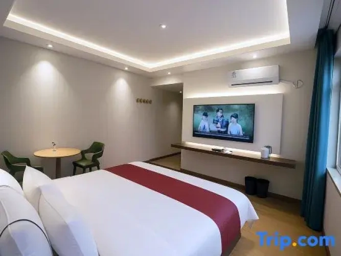Standard Double room with land view