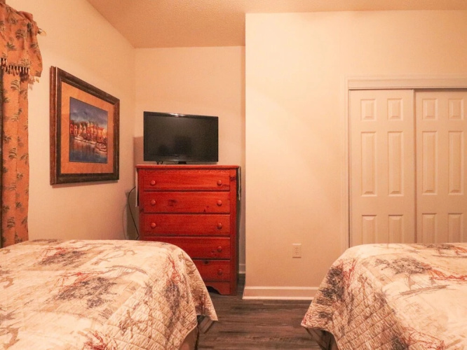 Ironwood #931 2 Bedroom Condo by RedAwning