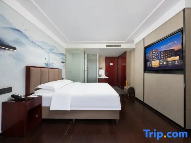 Deluxe Double room with street view
