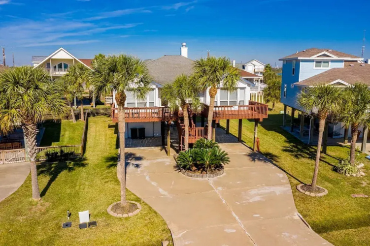 Casa de Reyes by Ryson Vacation Rentals
