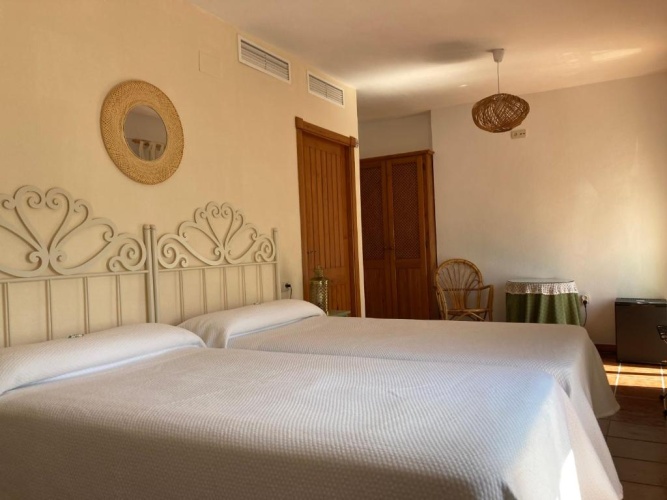 Standard Twin room with balcony