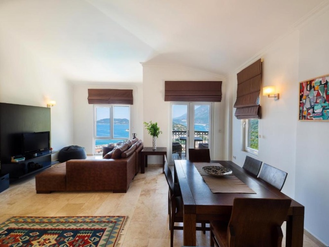 2 Bedrooms Apartment