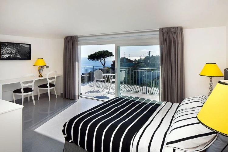 Superior Double room with balcony and with sea view