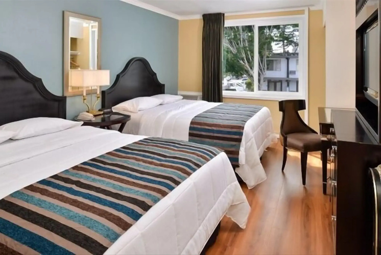 Marina Village Inn
