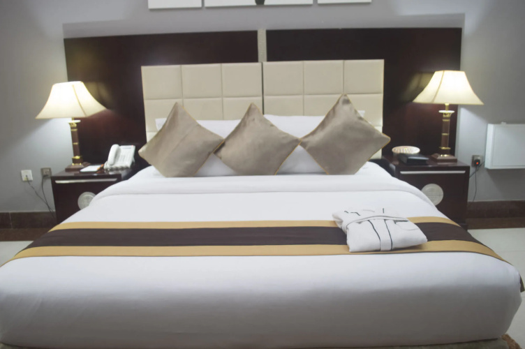 GrandBee Suites
