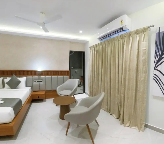 Deluxe Double room with balcony and with city view