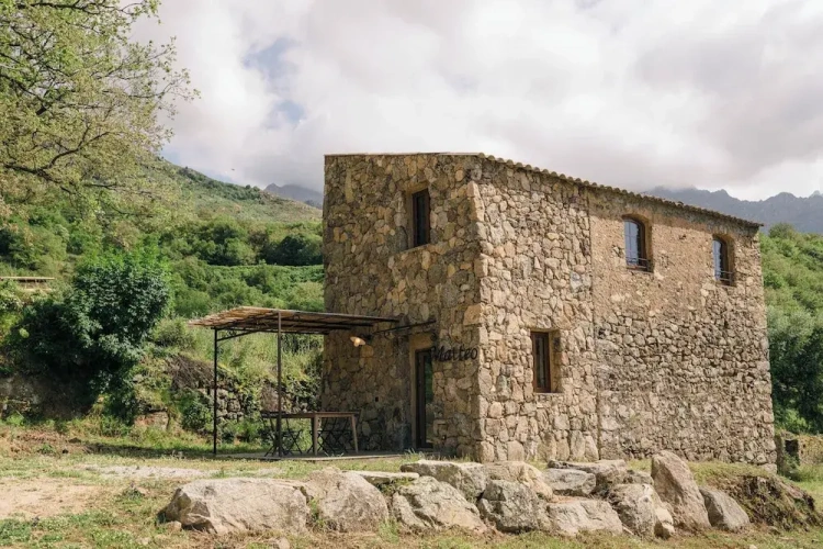 2 Bedrooms Cottage