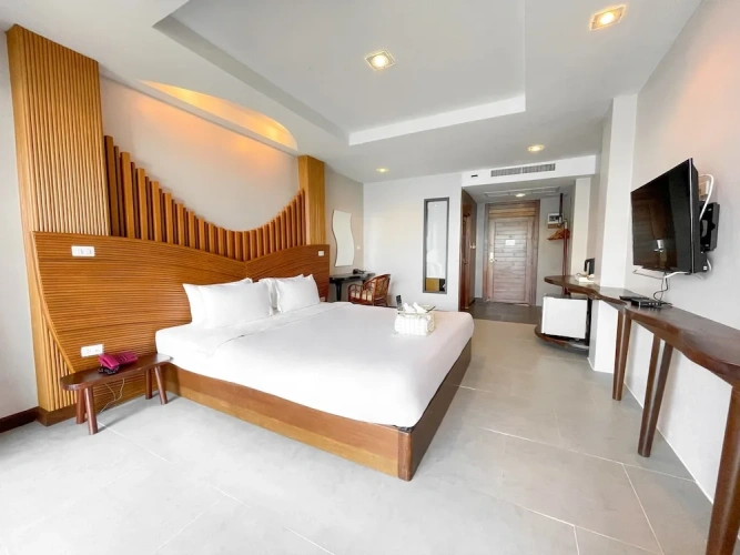 Deluxe Family room with balcony and with pool view