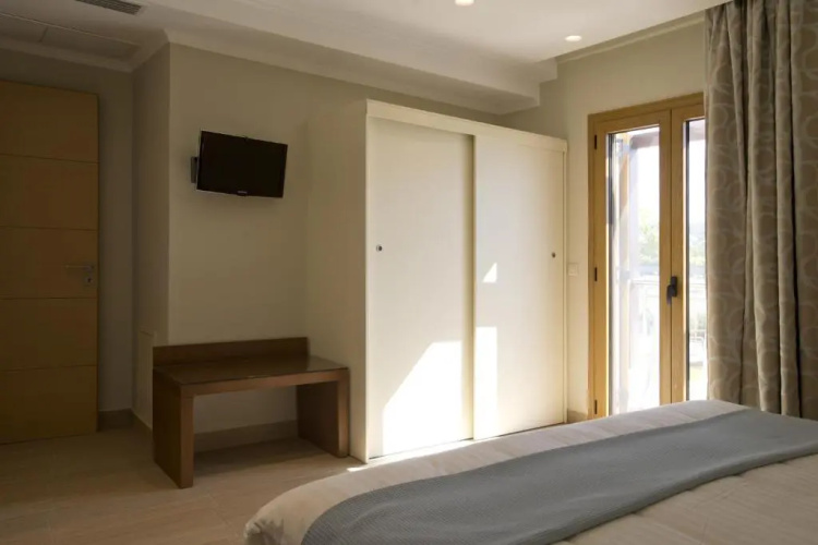 Niriides Luxury Villas
