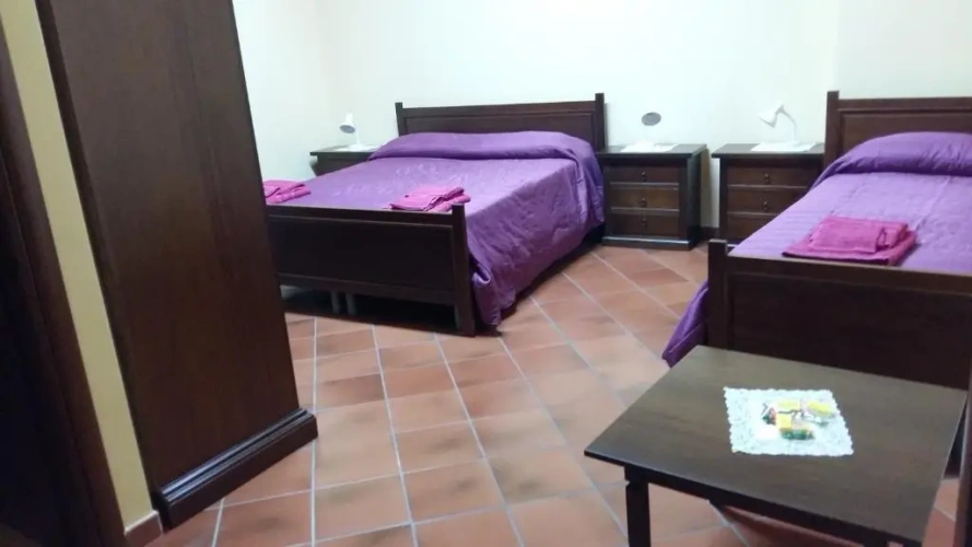 Standard Triple room