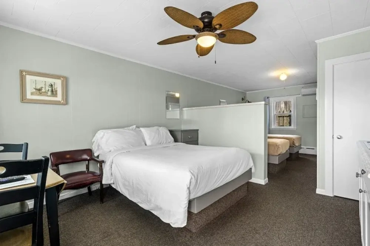 Standard Quadruple room with balcony