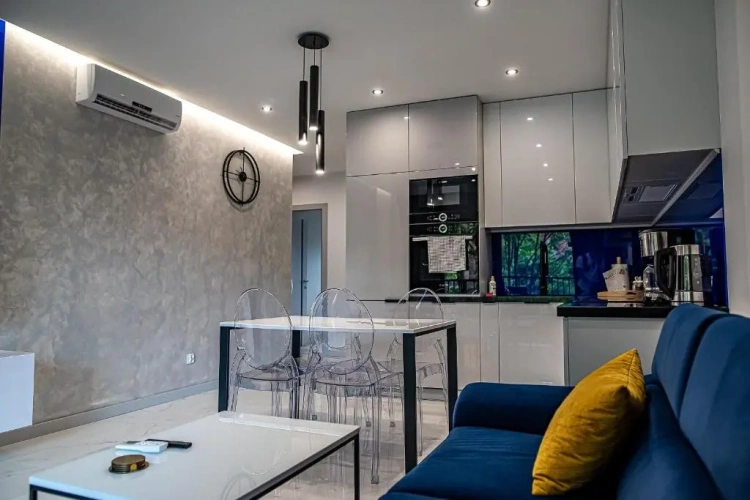 2 Bedrooms Apartment