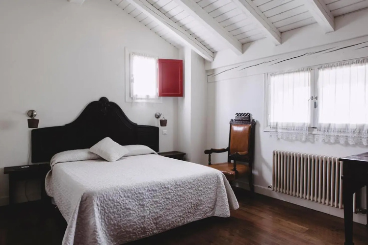 Hotel IRARAGORRI-ETXEA