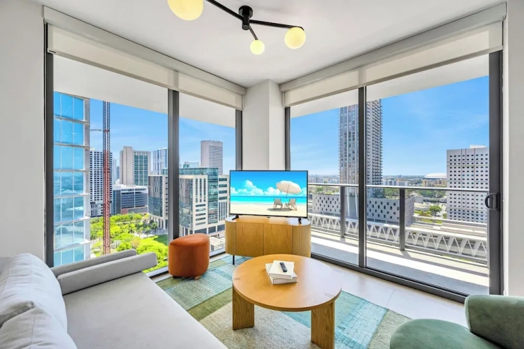 2 Bedrooms Royal Apartment with city view