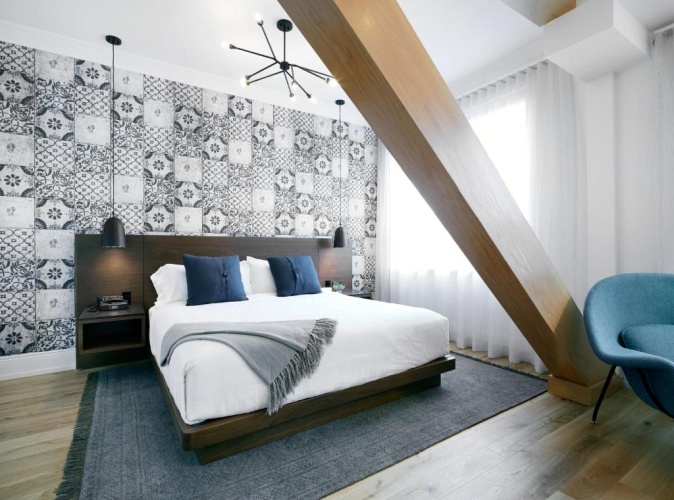 Double room with city view