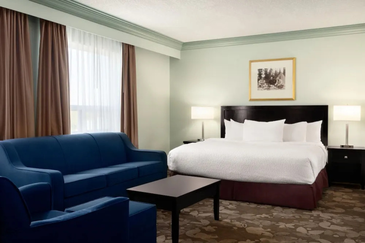 Days Inn & Suites Yellowknife