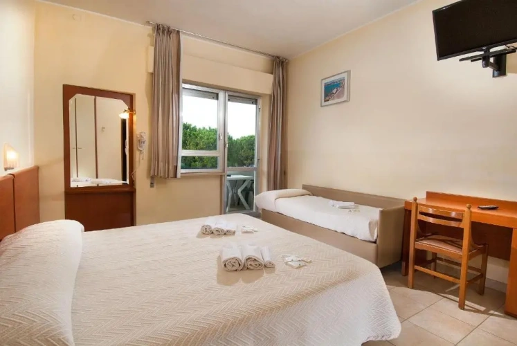 Deluxe Double room with partial sea view