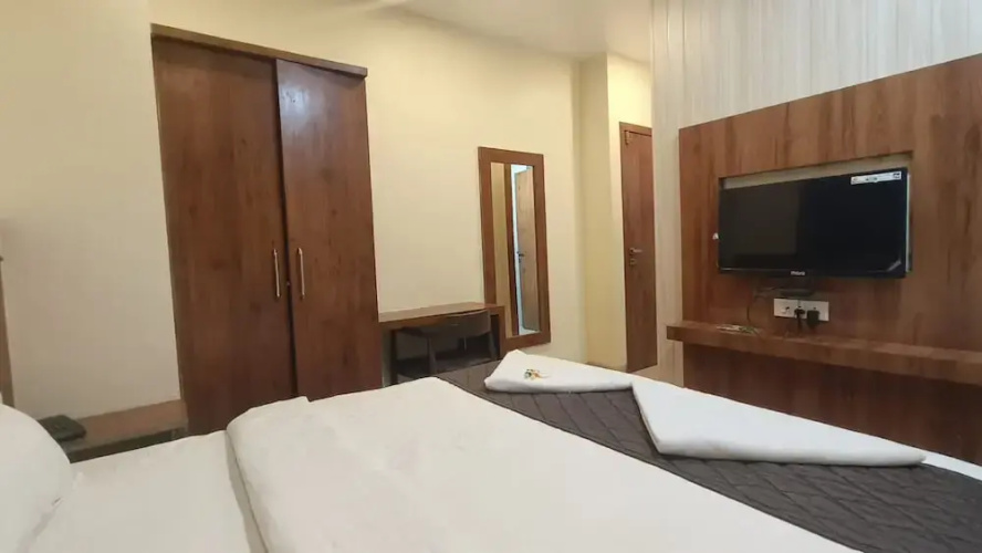 Hotel Ashraya International