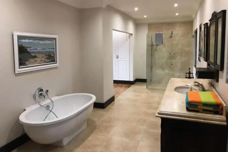 Dolphins Guest House
