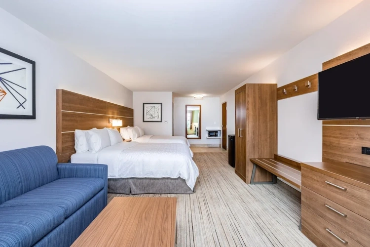 Quadruple Suite