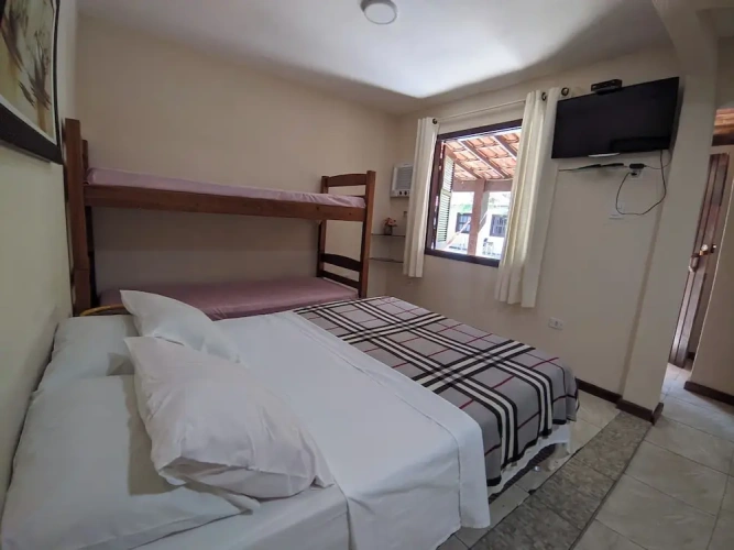 Standard Triple room with pool view