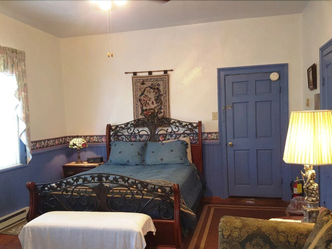 Spring_farm_retreat