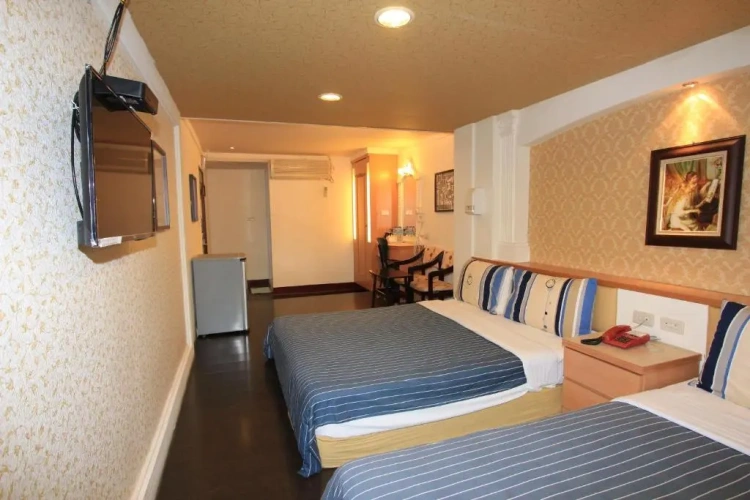 Deluxe Family Suite with view