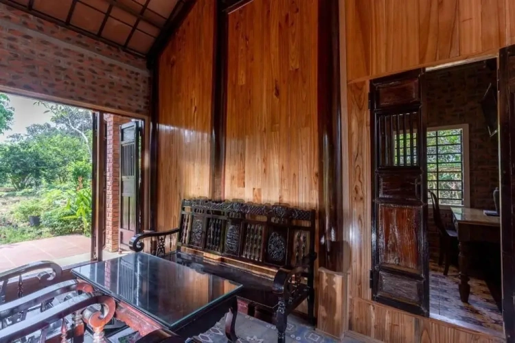 Standard Quadruple Family room