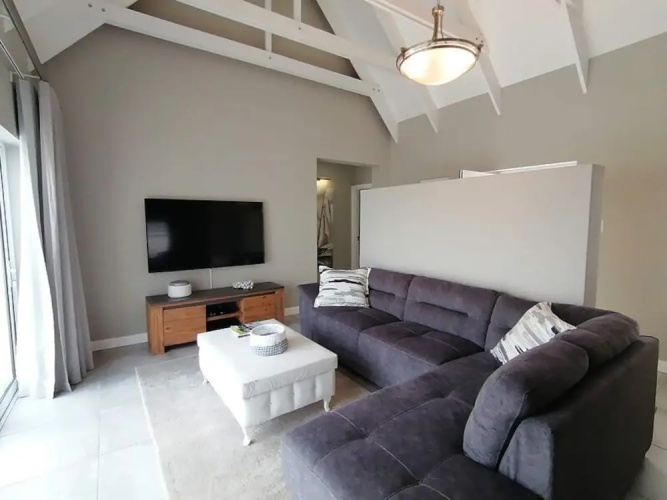 8 Prestwick St Francis Links