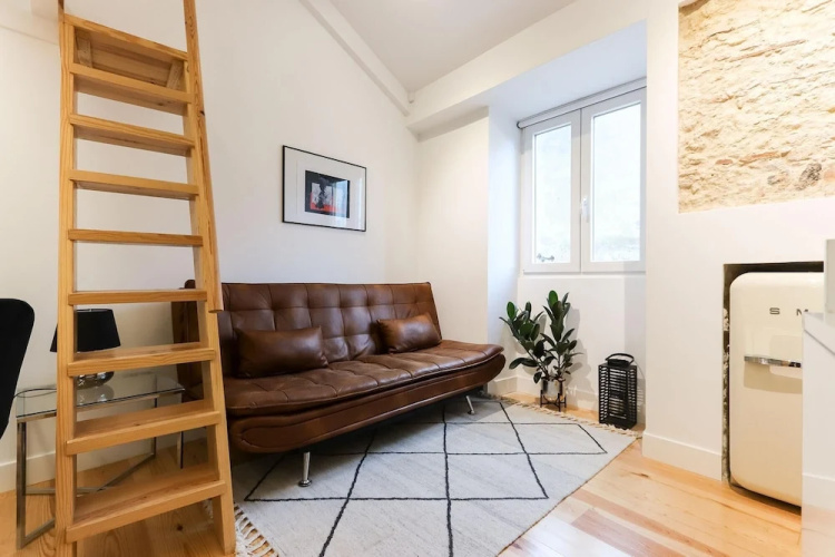 Charming Santos by Homing