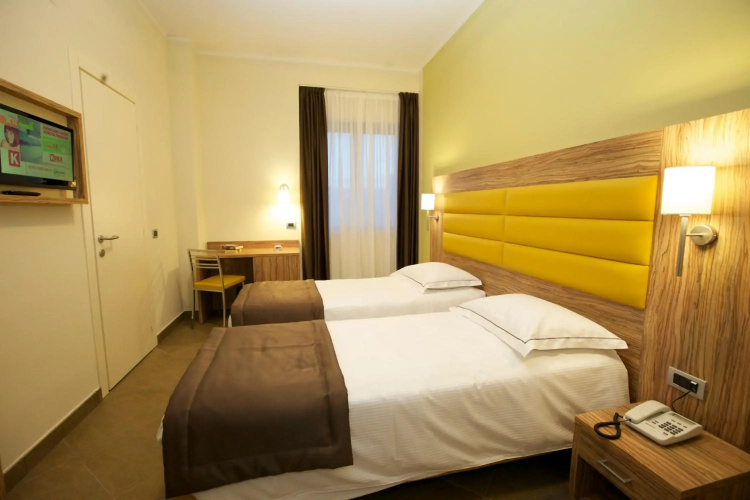 GigaHotel