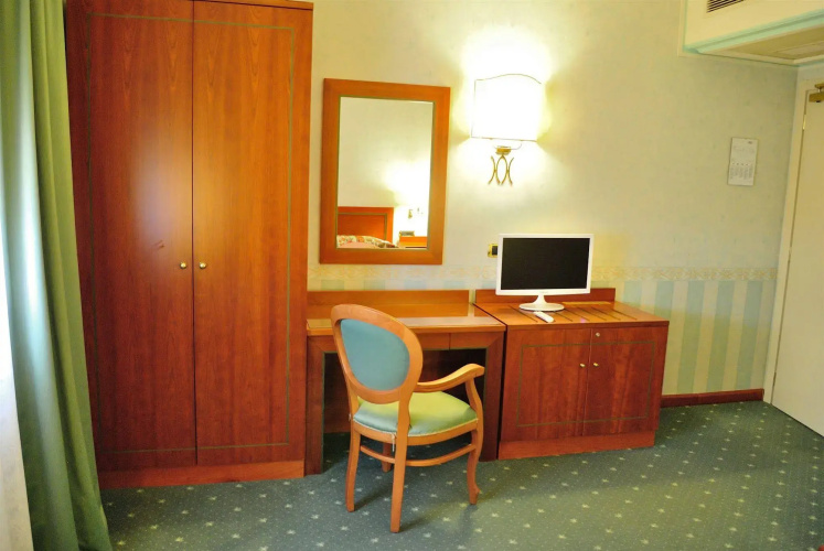 PHI Hotel Hortensis