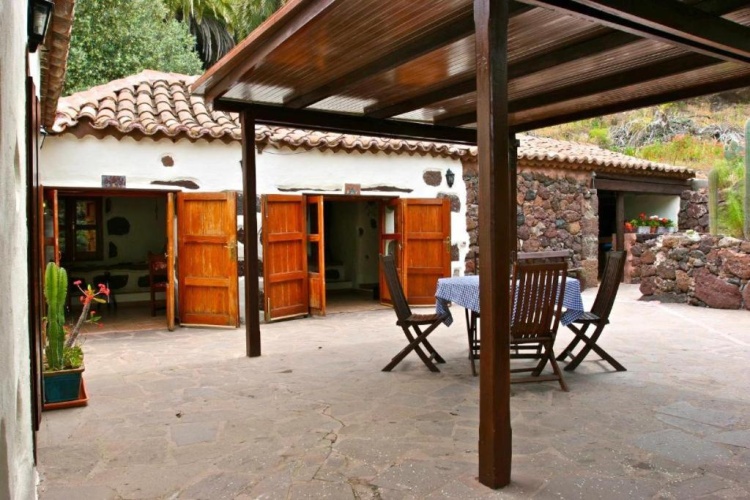 2 Bedrooms Cottage
