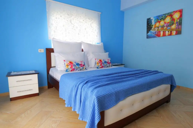 Kristal Apartments