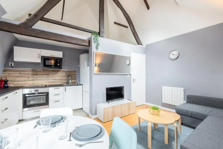 2 Bedrooms Apartment