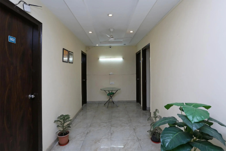 OYO 350 The Orange Hotel