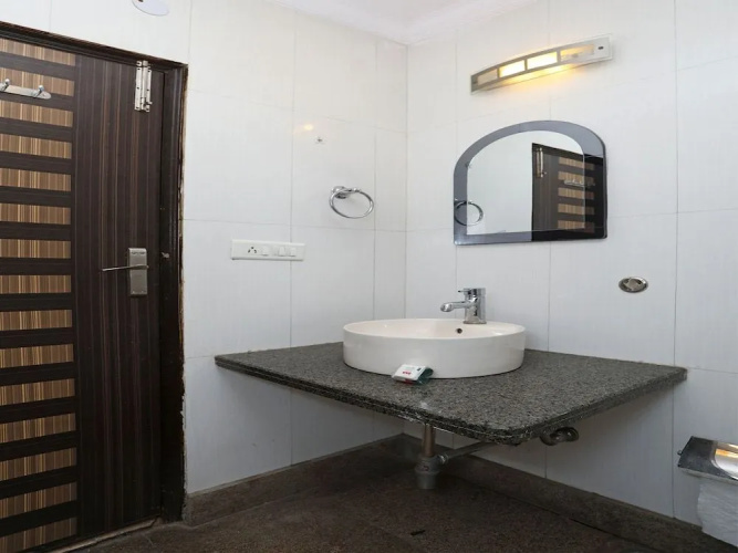 OYO 11761 WhitePod Inn