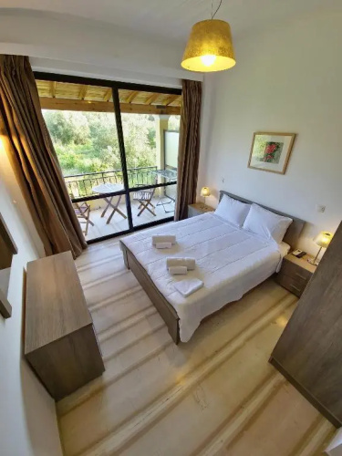 Alexandra Studio 10