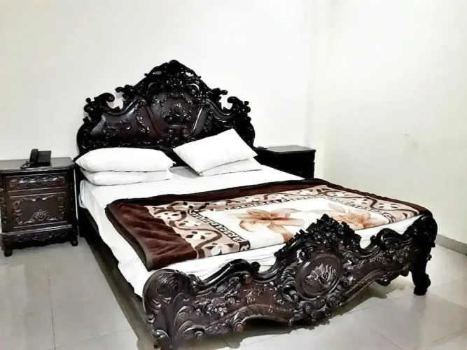Fortville Hotel